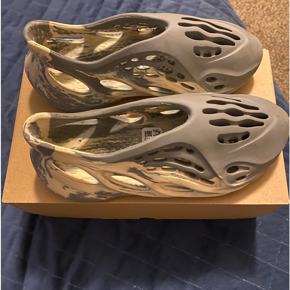 Yeezy foam runners